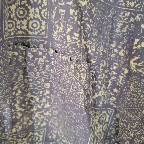 Van Heusen Over-Easy Blue Gray Bandana Print Hawaiian Shirt Size XL - Picture 4 of 8